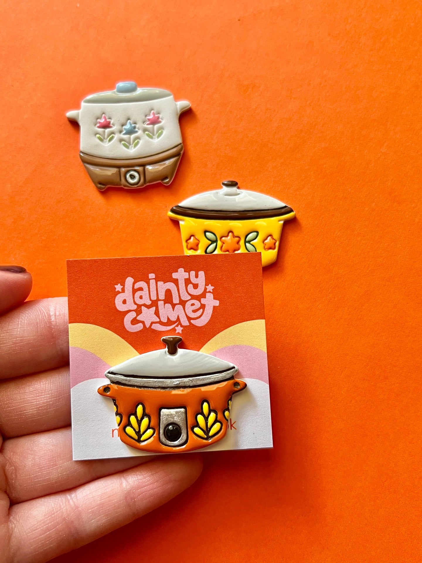 Handmade Retro Crock Pot Needle Minder